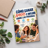 Cómo ganar amigos e influir sobre las personas - paperback on a desk